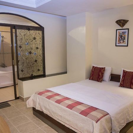 Caroline Hotel Thành Pho Ho Chí Minh Esterno foto
