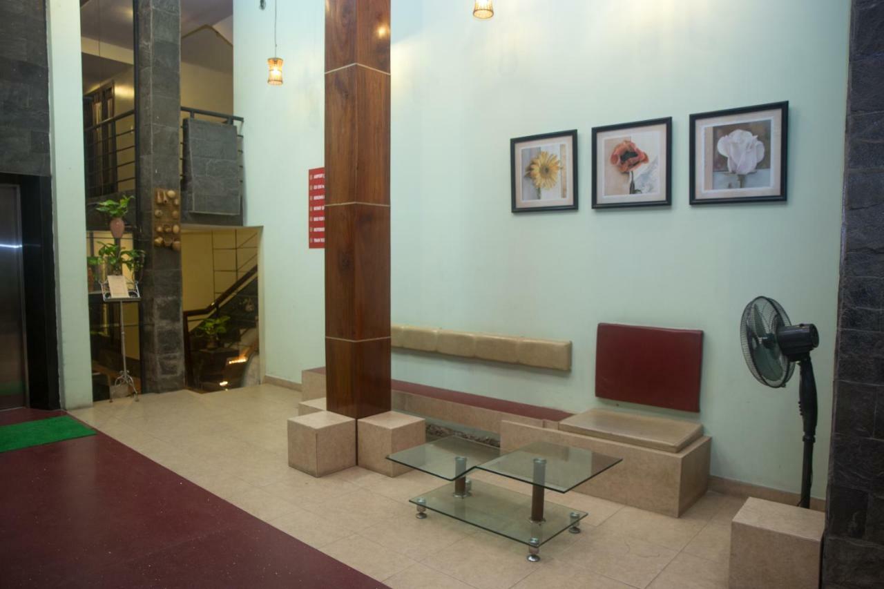 Caroline Hotel Thành Pho Ho Chí Minh Esterno foto
