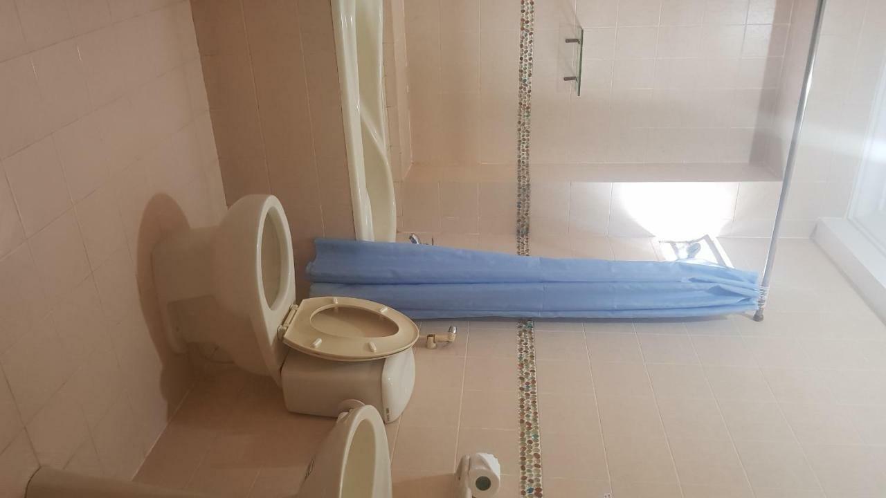 Caroline Hotel Thành Pho Ho Chí Minh Esterno foto